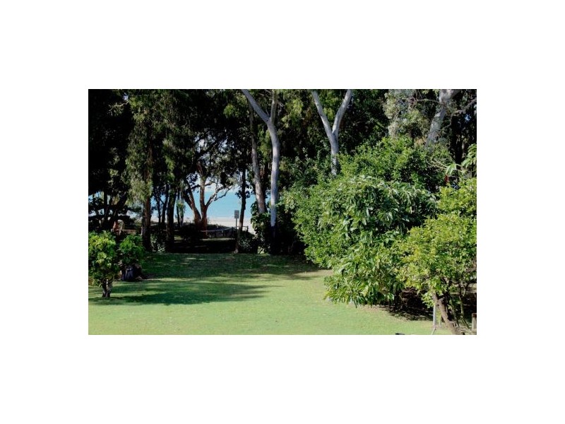 5 Buoro Street, Ball Bay QLD 4741