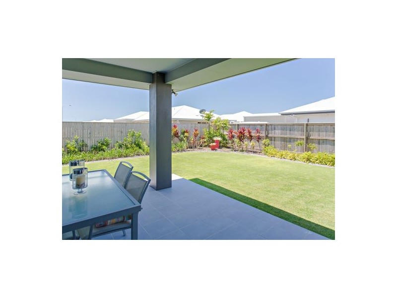 3 Primavera Boulevard, Beaconsfield QLD 4740