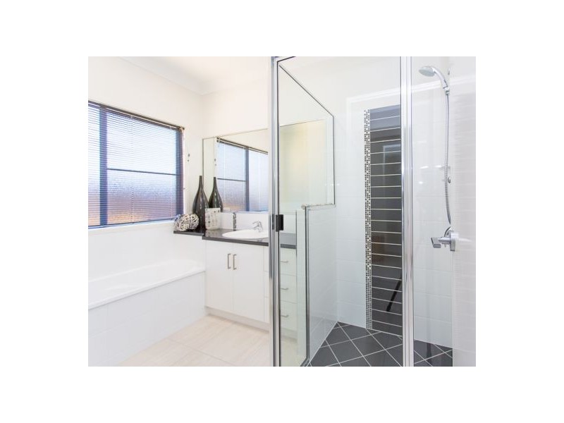 3 Primavera Boulevard, Beaconsfield QLD 4740