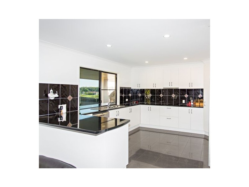 43 Manning Street, Rural View QLD 4740