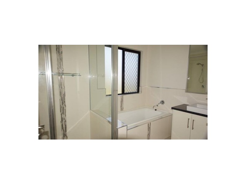 Unit 2 / 1 Bellavista Circuit, Beaconsfield QLD 4740