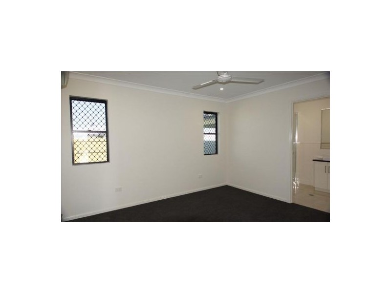 Unit 2 / 1 Bellavista Circuit, Beaconsfield QLD 4740