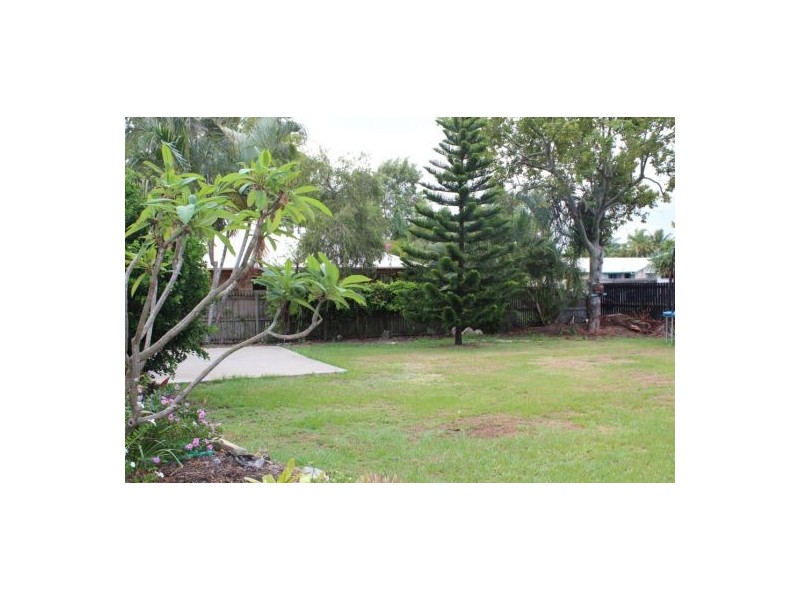 1 Kemp Street, Bucasia QLD 4750