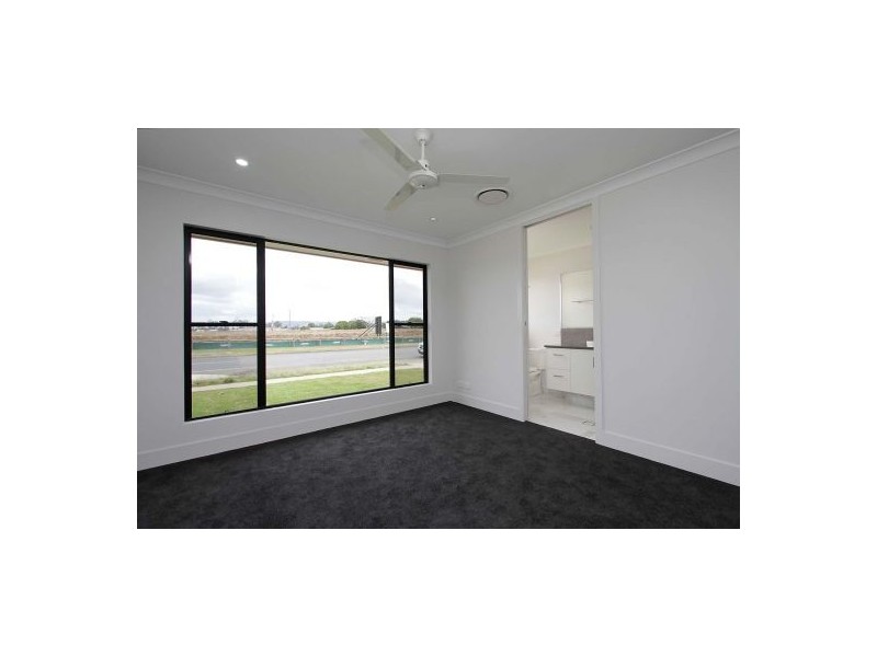 27 Kennys Road, Marian QLD 4753