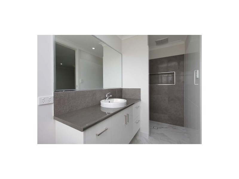 27 Kennys Road, Marian QLD 4753