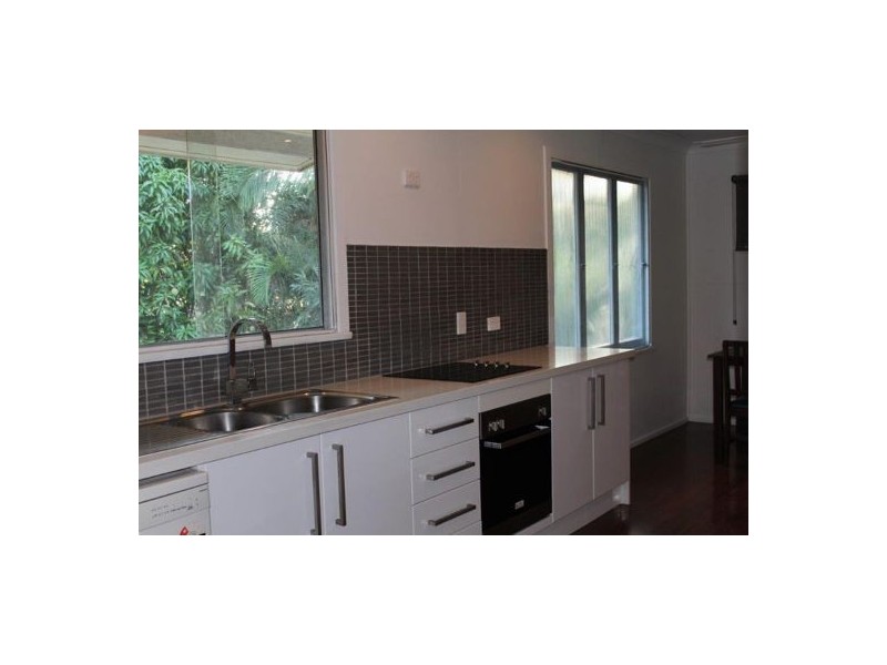 17 Swift Street, Slade Point QLD 4740