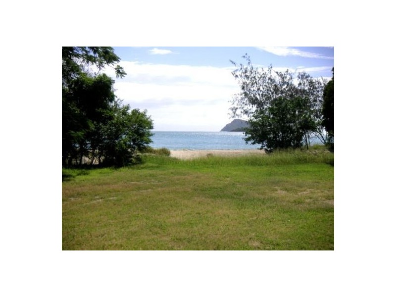 Dingo Beach QLD 4800