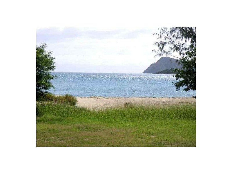 Dingo Beach QLD 4800