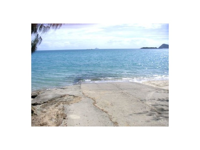 Dingo Beach QLD 4800