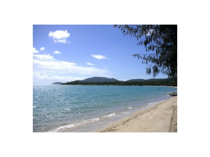 Dingo Beach QLD 4800