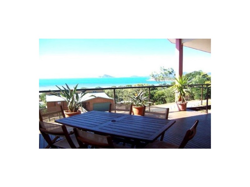 18 Roseric Crescent, Hideaway Bay QLD 4800