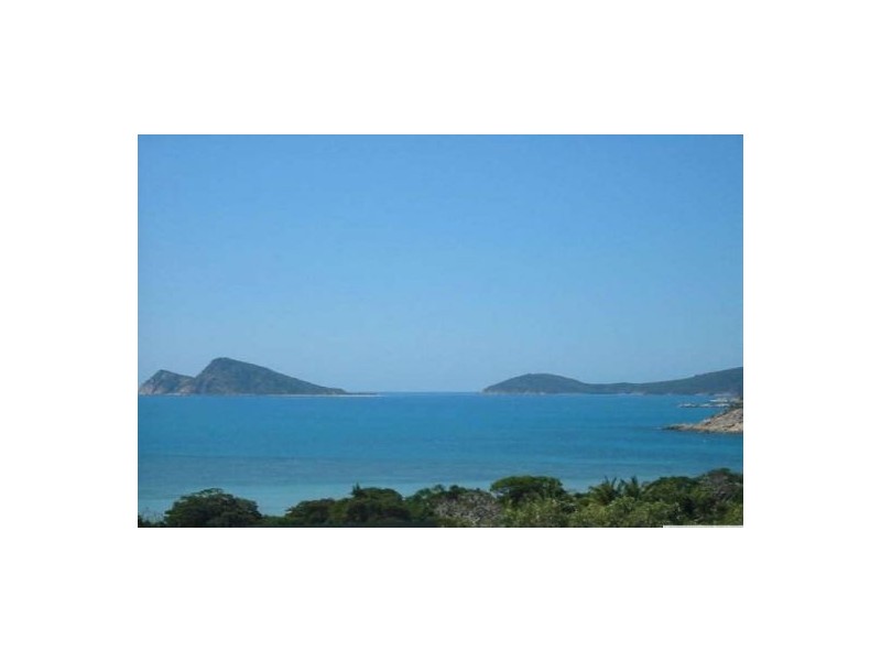 18 Roseric Crescent, Hideaway Bay QLD 4800
