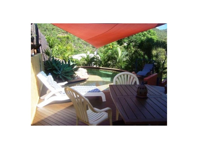18 Roseric Crescent, Hideaway Bay QLD 4800