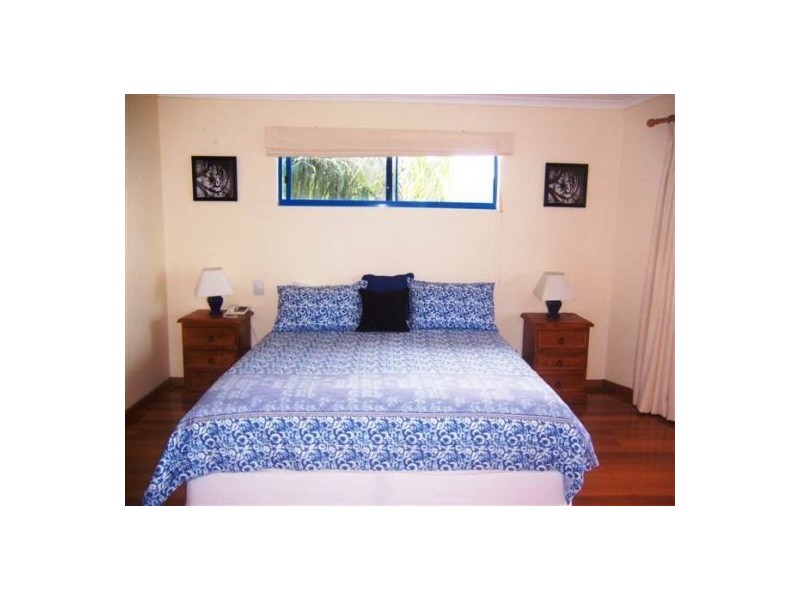 18 Roseric Crescent, Hideaway Bay QLD 4800