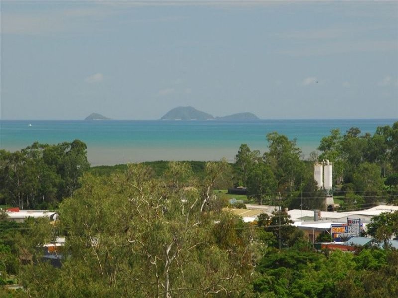 6 Daydream Court, Cannonvale QLD 4802