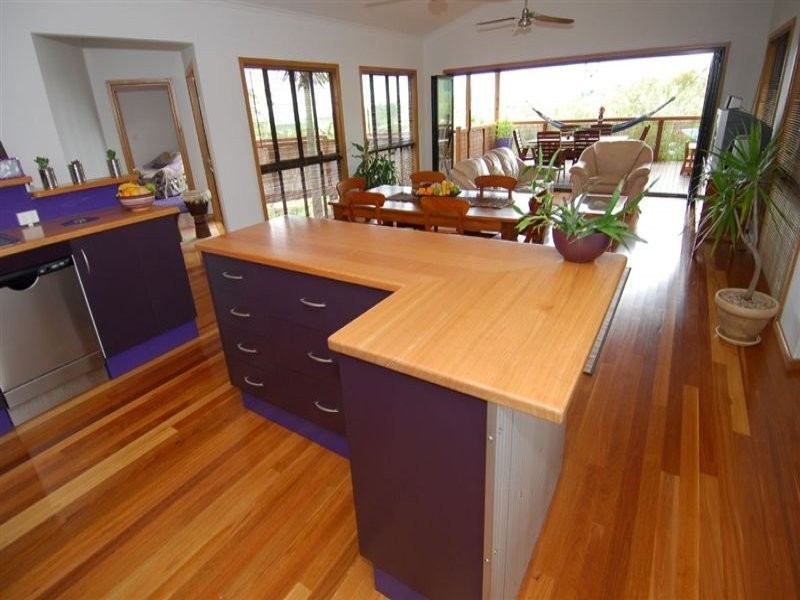 6 Daydream Court, Cannonvale QLD 4802