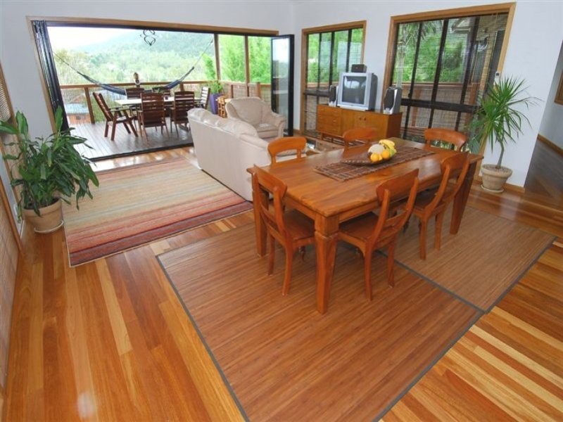 6 Daydream Court, Cannonvale QLD 4802