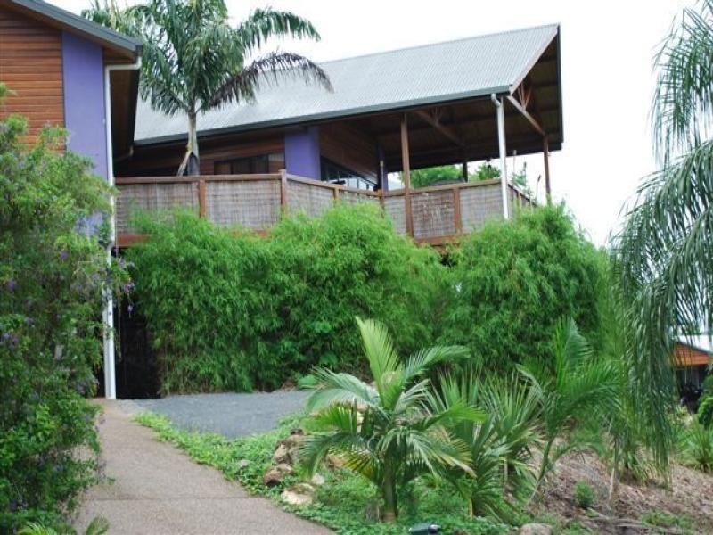 6 Daydream Court, Cannonvale QLD 4802