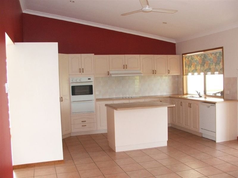 5 South Molle Blv, Cannonvale QLD 4802