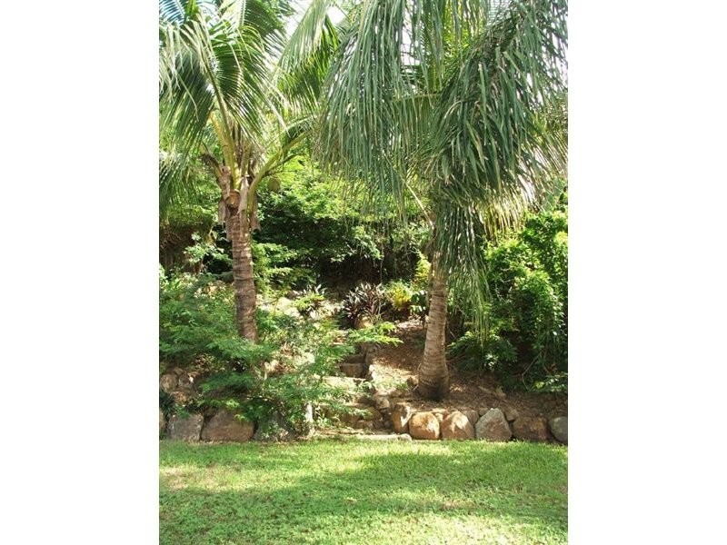 5 South Molle Blv, Cannonvale QLD 4802