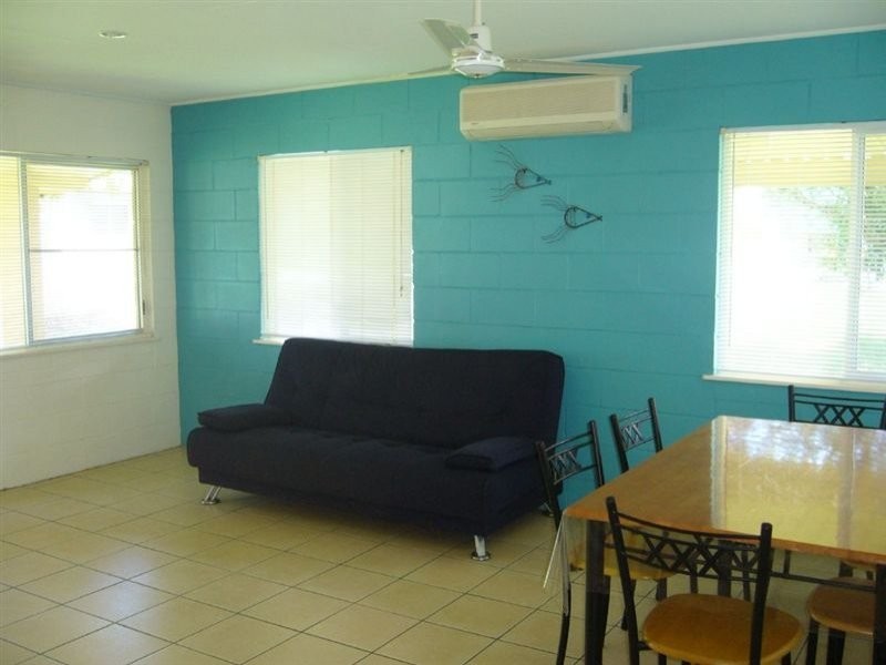 8 Peters Avenue, Midge Point QLD 4799