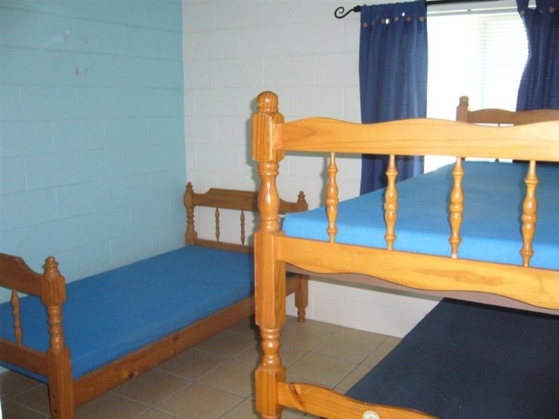 8 Peters Avenue, Midge Point QLD 4799