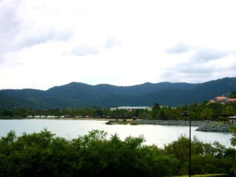 6 Broadwater Avenue, Airlie Beach QLD 4802