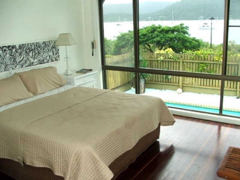 6 Broadwater Avenue, Airlie Beach QLD 4802