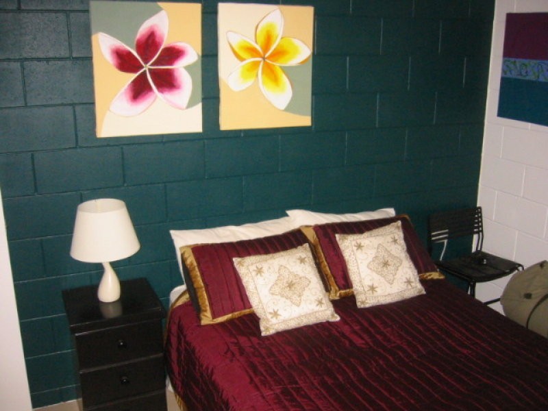 Gloucester Avenue, Hideaway Bay QLD 4800