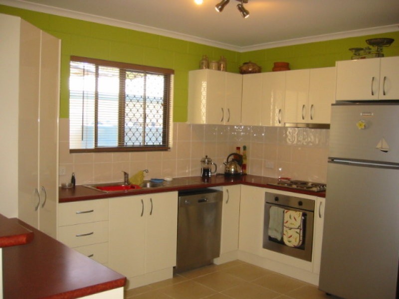 Gloucester Avenue, Hideaway Bay QLD 4800