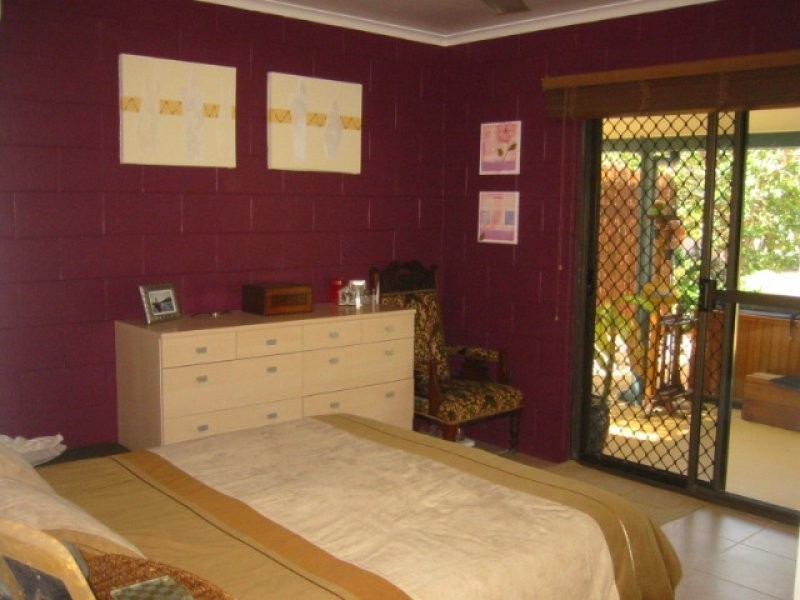 Gloucester Avenue, Hideaway Bay QLD 4800