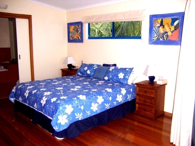 18 Roseric Crescent, Hideaway Bay QLD 4800