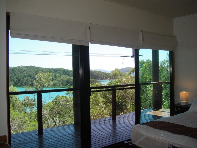 17 Passage Avenue, Shute Harbour QLD 4802