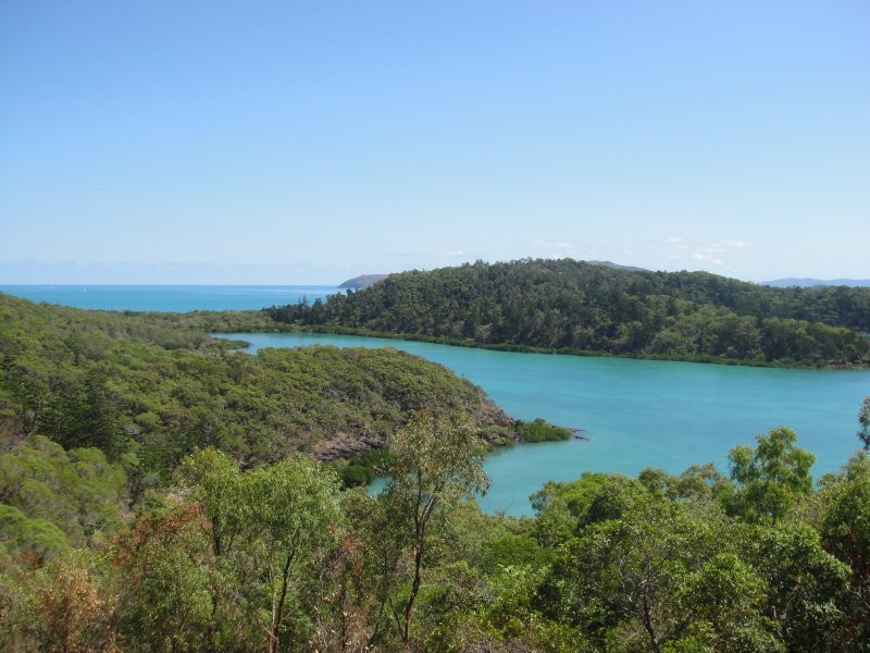 17 Passage Avenue, Shute Harbour QLD 4802