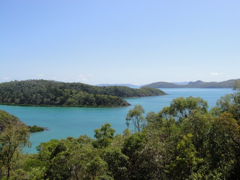 17 Passage Avenue, Shute Harbour QLD 4802
