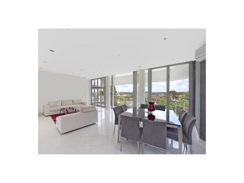 8 Vivyan Close, Ryde NSW 2112