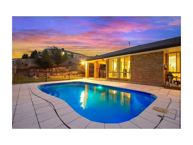 4 Barcoo Street, Pacific Pines QLD 4211