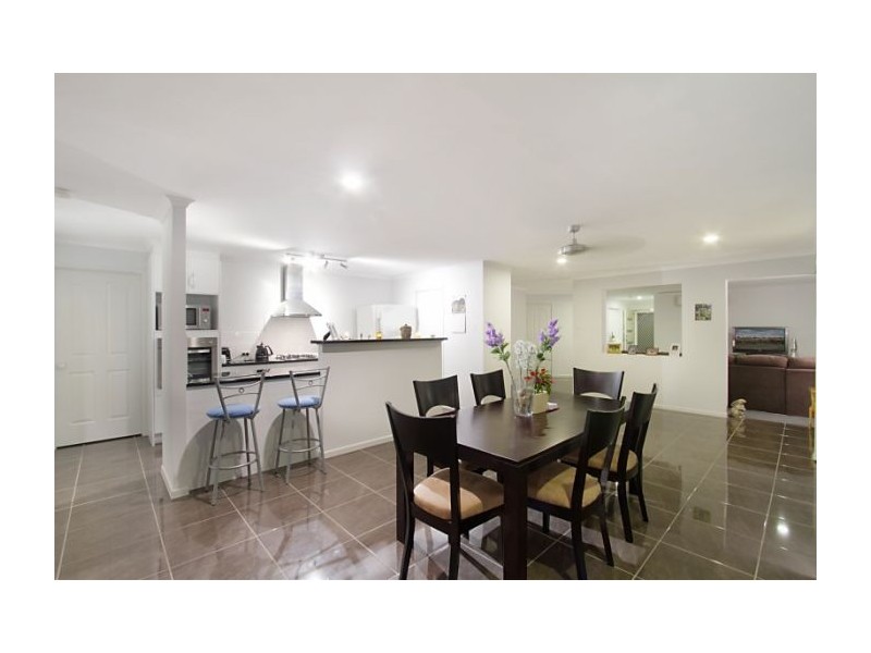 4 Barcoo Street, Pacific Pines QLD 4211