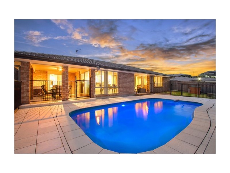 4 Barcoo Street, Pacific Pines QLD 4211