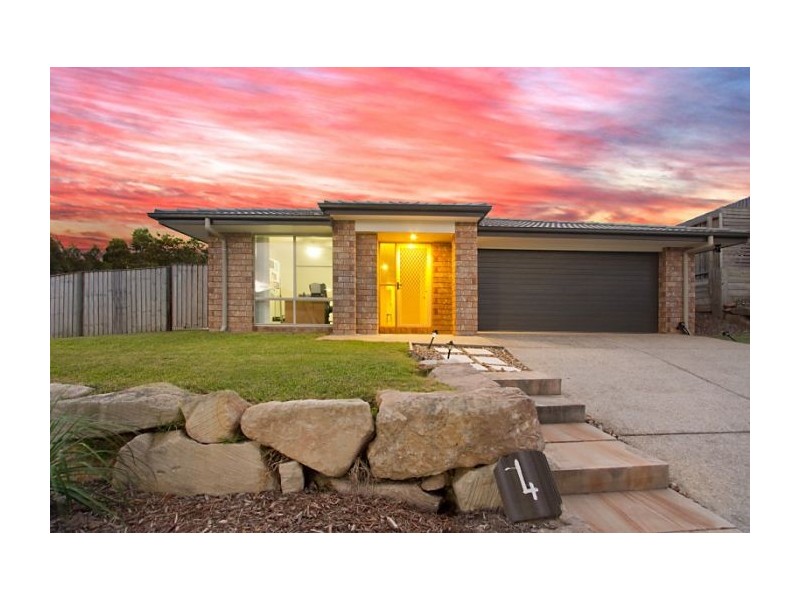 4 Barcoo Street, Pacific Pines QLD 4211