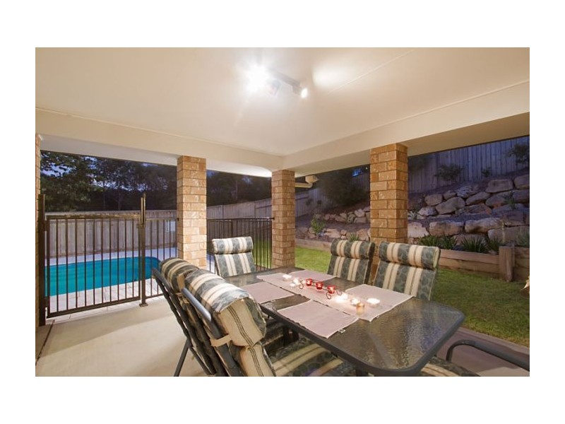 4 Barcoo Street, Pacific Pines QLD 4211