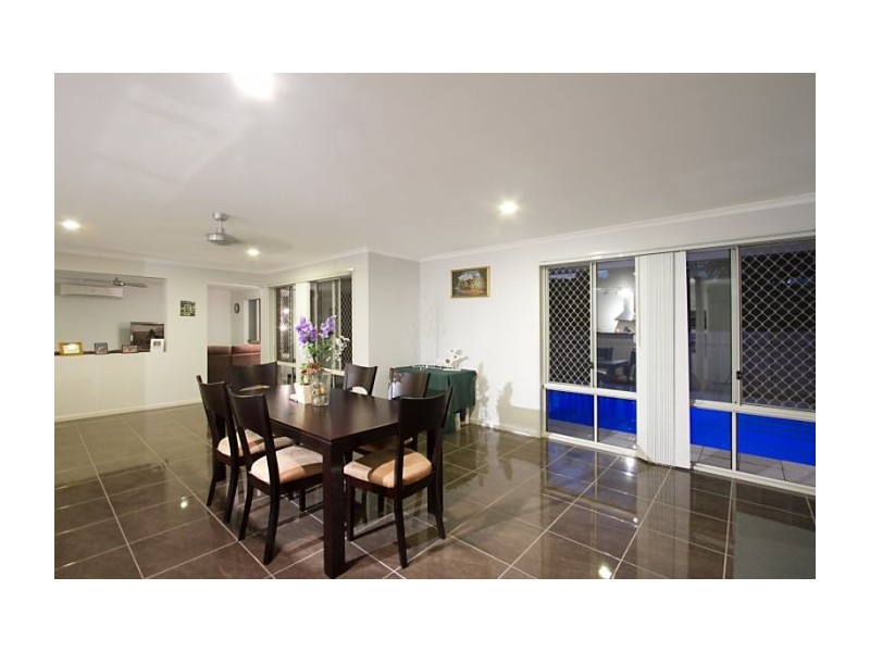 4 Barcoo Street, Pacific Pines QLD 4211