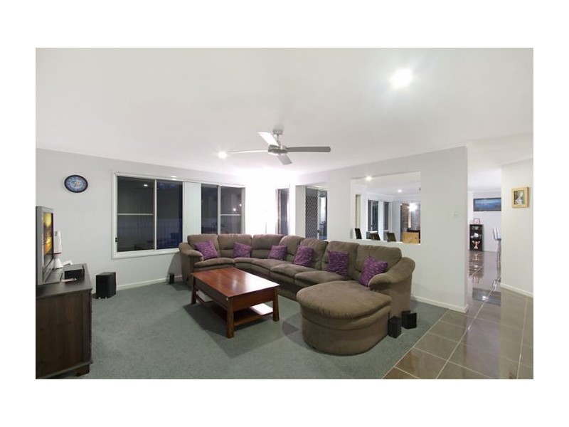 4 Barcoo Street, Pacific Pines QLD 4211