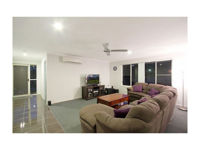 4 Barcoo Street, Pacific Pines QLD 4211