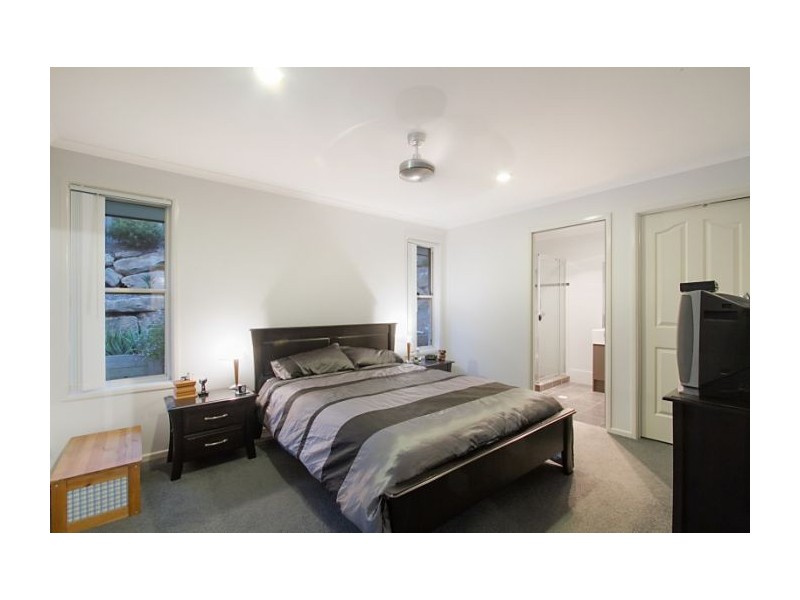 4 Barcoo Street, Pacific Pines QLD 4211