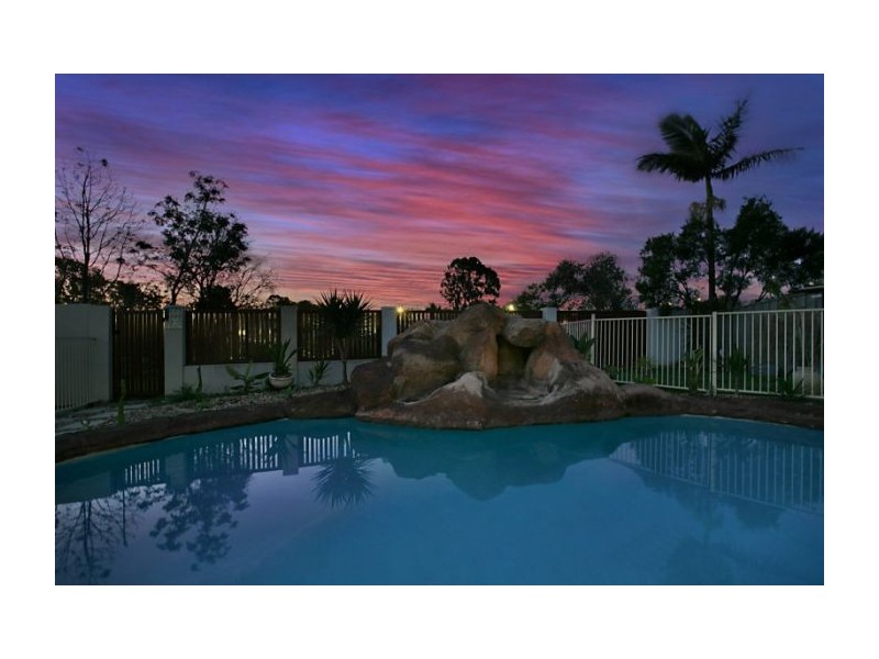 20 Minden Crescent, Helensvale QLD 4212