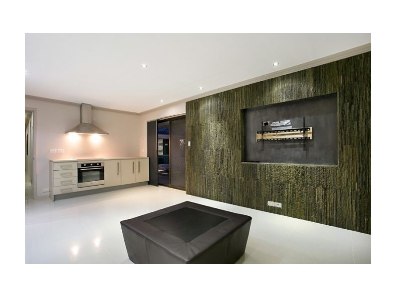 20 Minden Crescent, Helensvale QLD 4212