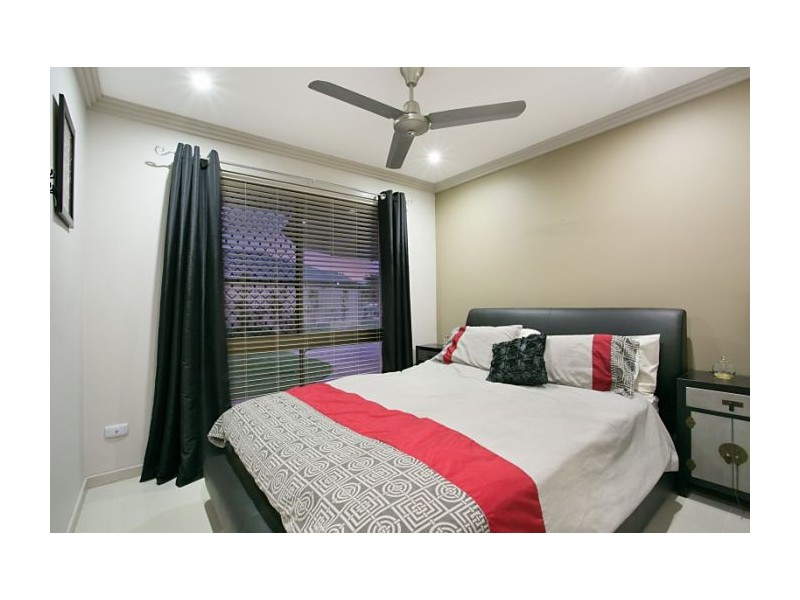 20 Minden Crescent, Helensvale QLD 4212