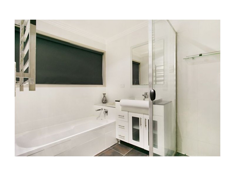 20 Minden Crescent, Helensvale QLD 4212