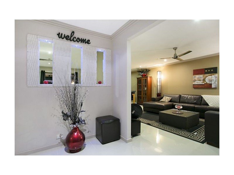 20 Minden Crescent, Helensvale QLD 4212